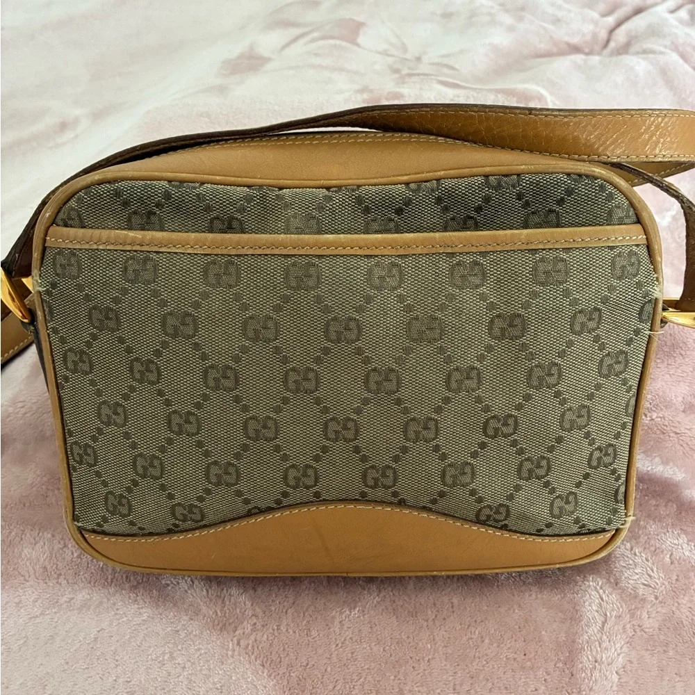 Authentic Gucci Tan and Brown Vintage Crossbody Bag - Rare - Picture 1 of 16